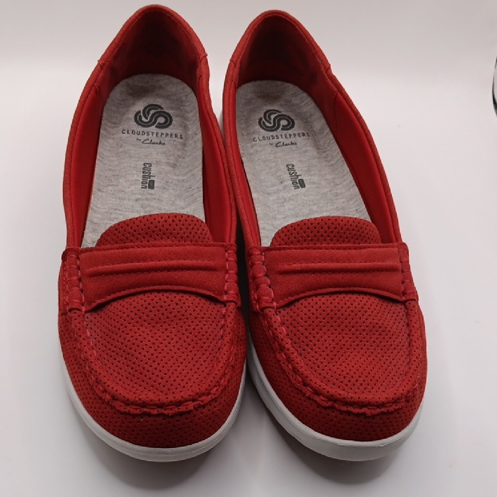 Clarks Rust Colored Perforated Cloudsteppers Slip-On Loafers Sz 6.5W